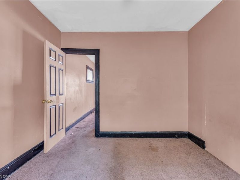 12504 Angelus Avenue, Cleveland, OH 44105 Photo 11