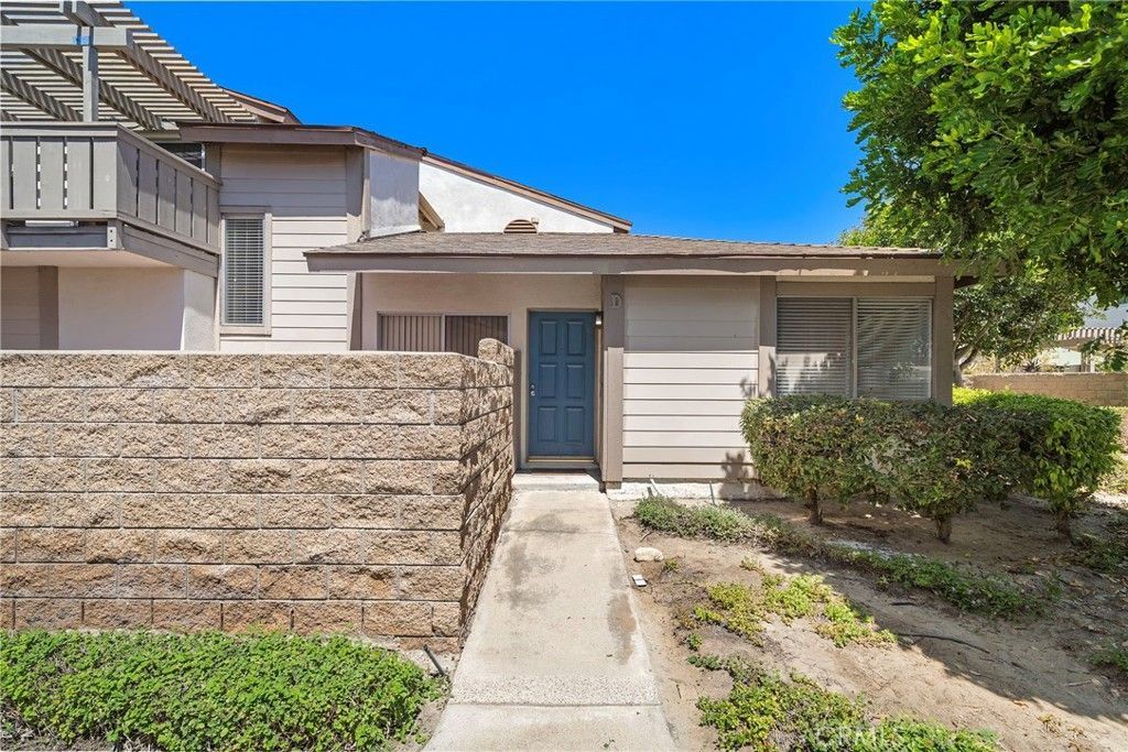 5134 W 1st Street, Unit D, Santa Ana, CA 92703 Main Photo