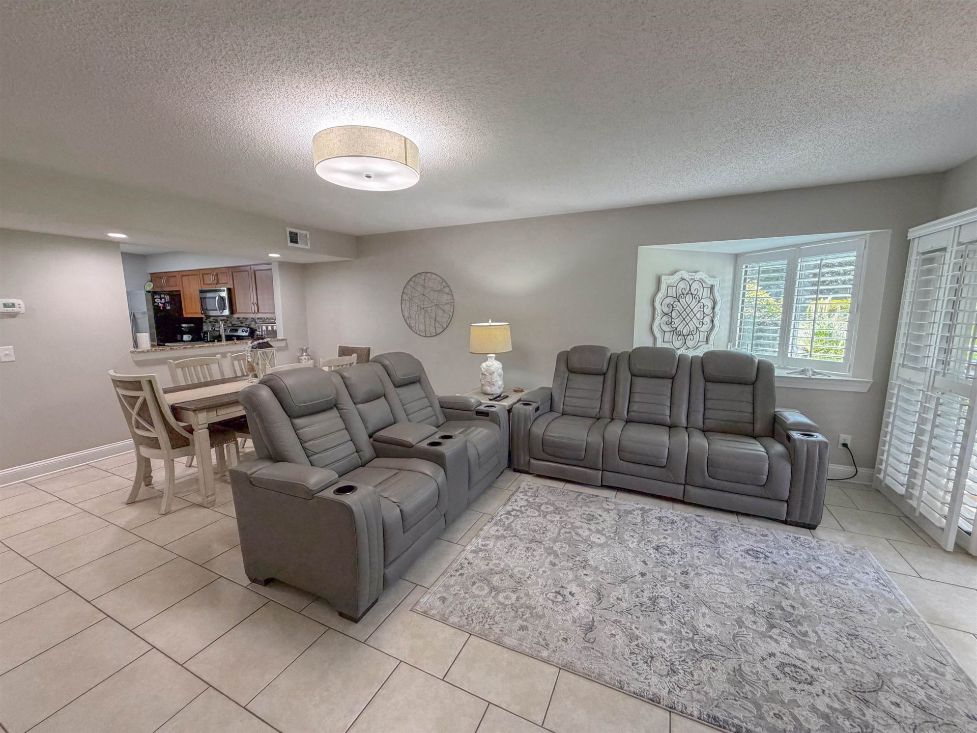 315 Wendover Ct. Photo 12