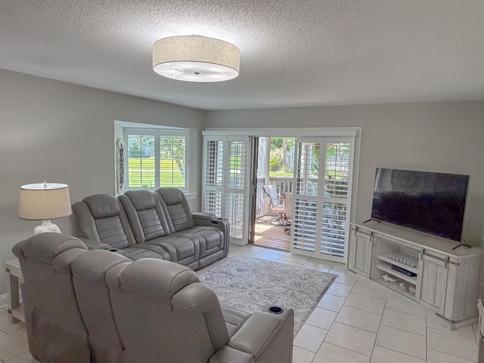 315 Wendover Ct. Photo 14