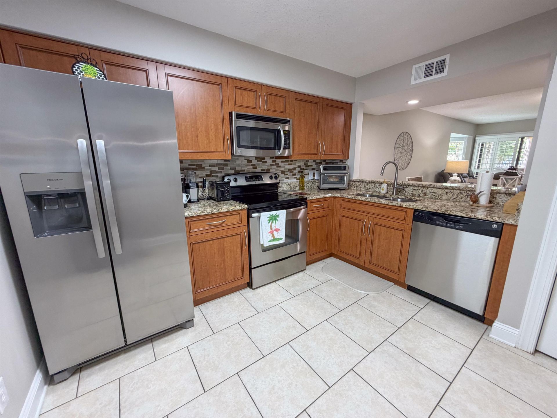 315 Wendover Ct. Photo 18