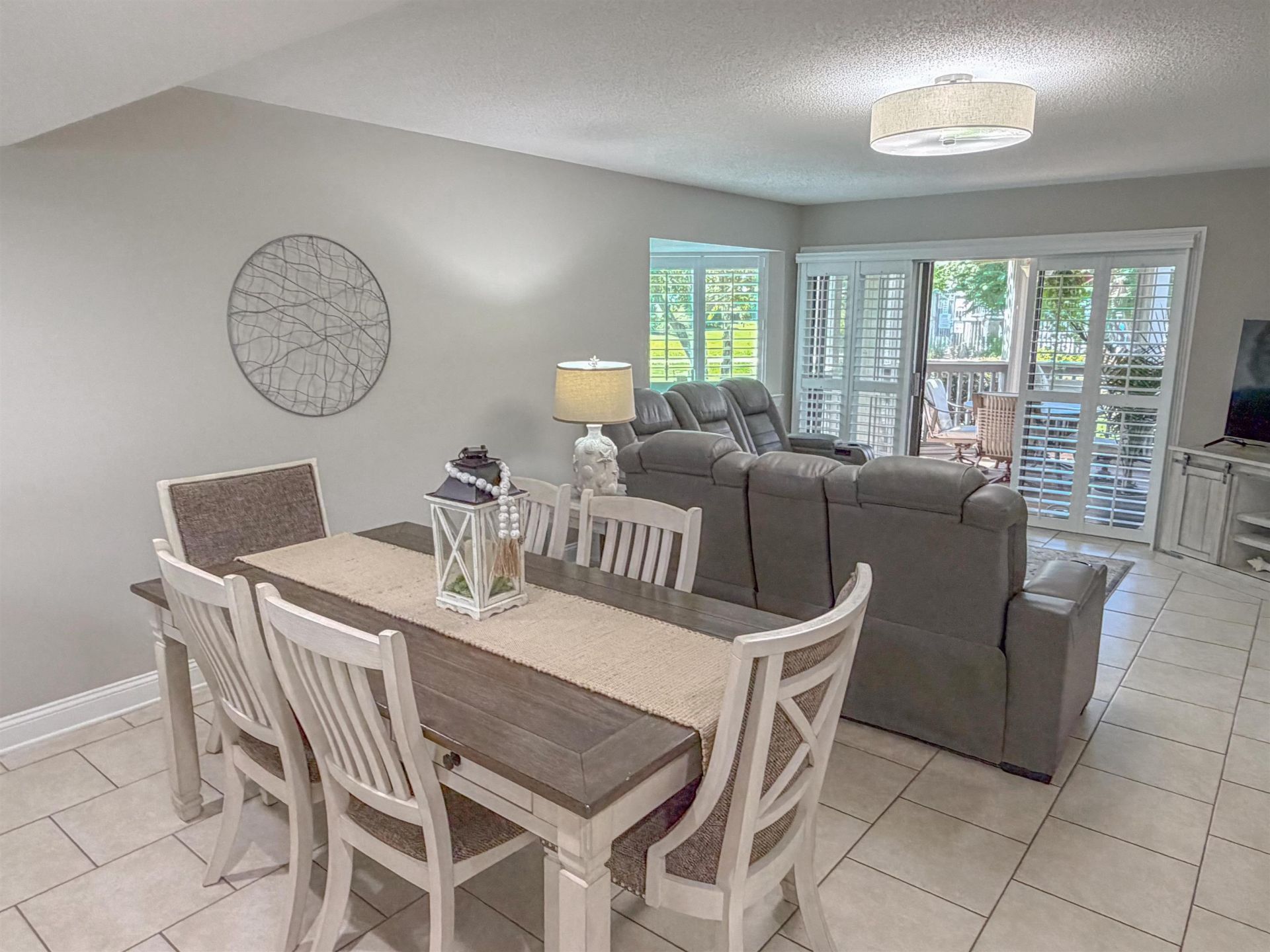 315 Wendover Ct. Photo 22