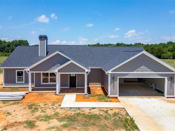 102 Creek Stone Drive , Hartwell, GA 30643