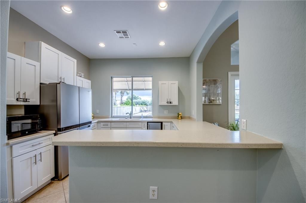 2569 Keystone Lake Dr, Cape Coral, FL 33909 Photo
