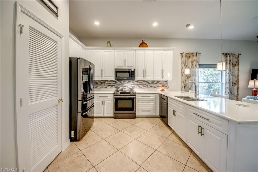 2569 Keystone Lake Dr, Cape Coral, FL 33909 Photo
