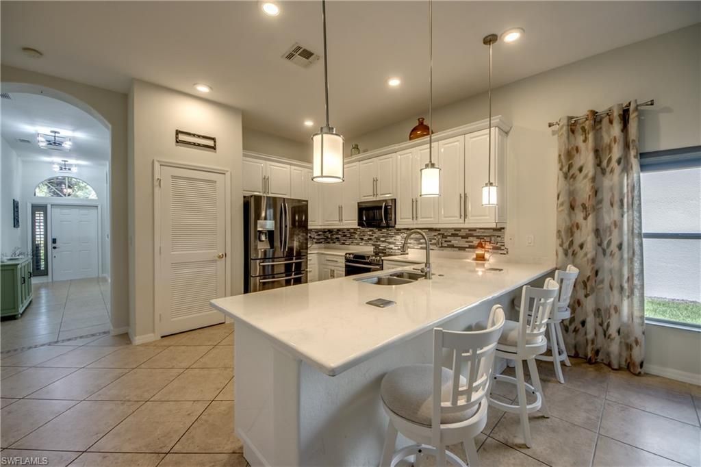 2569 Keystone Lake Dr, Cape Coral, FL 33909 Photo