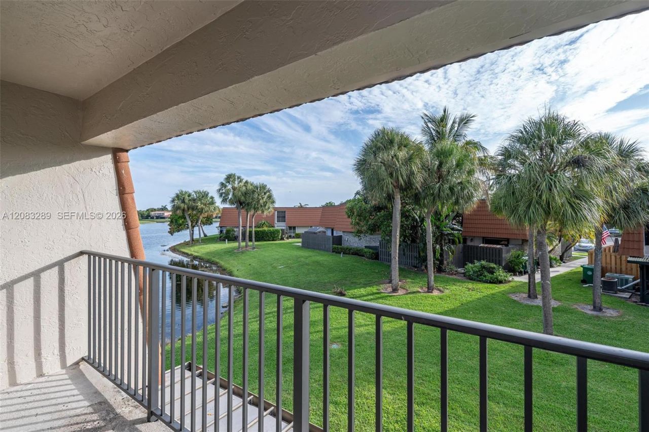 1427 SW 109th Way , Davie, FL 33324 Photo