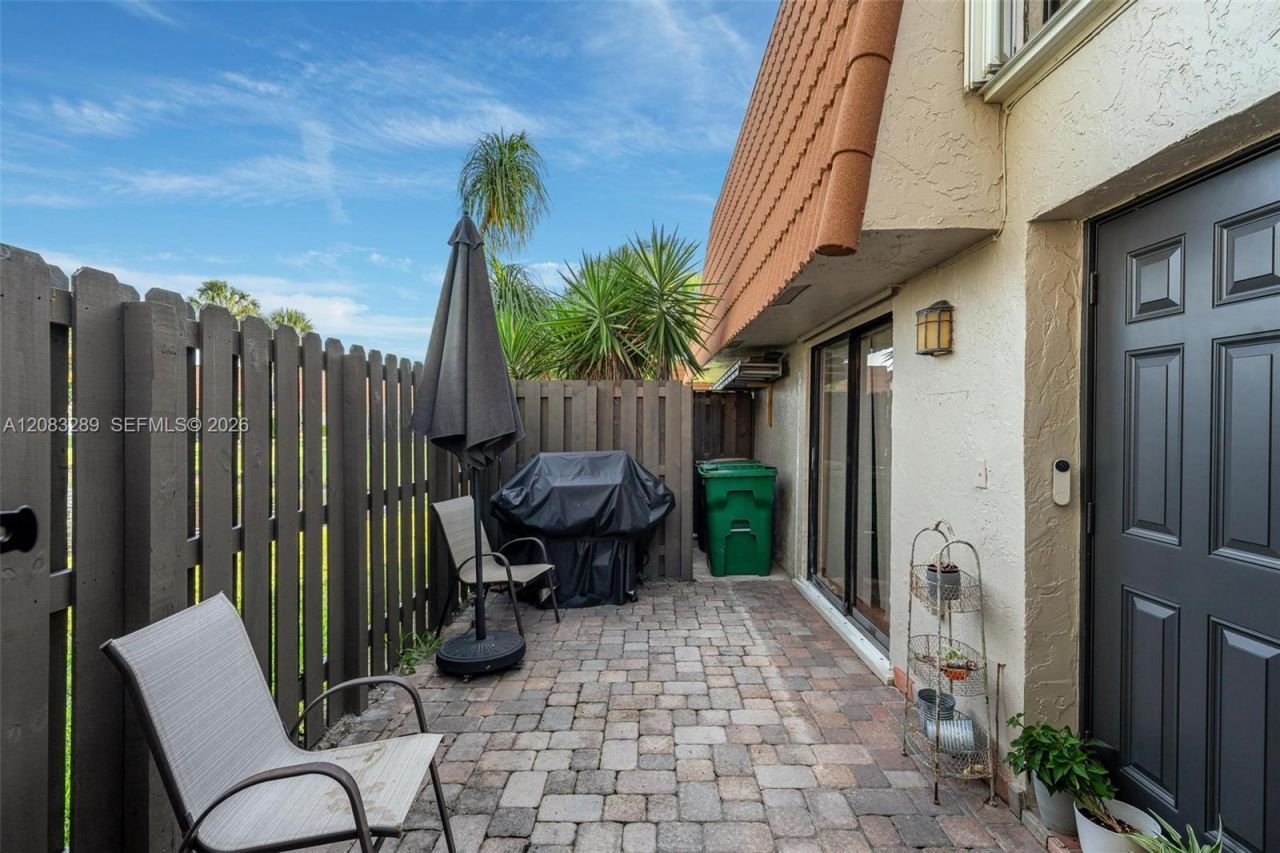 1427 SW 109th Way , Davie, FL 33324 Photo