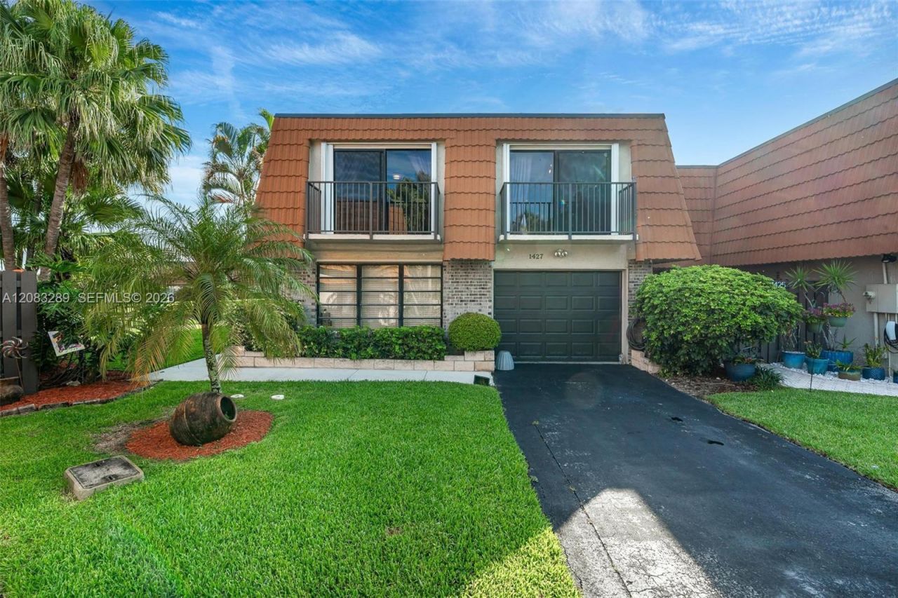 1427 SW 109th Way , Davie, FL 33324 Photo