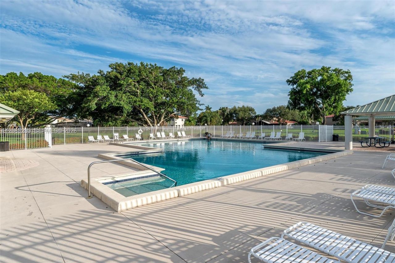 1427 SW 109th Way , Davie, FL 33324 Photo