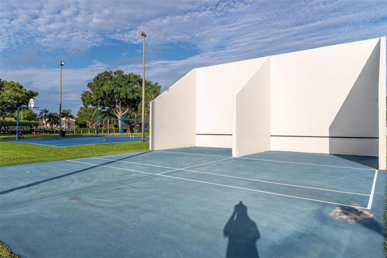 1427 SW 109th Way , Davie, FL 33324 Photo