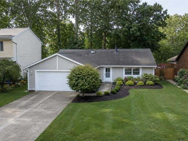 38158 Strumbly Place , Willoughby, OH 44094