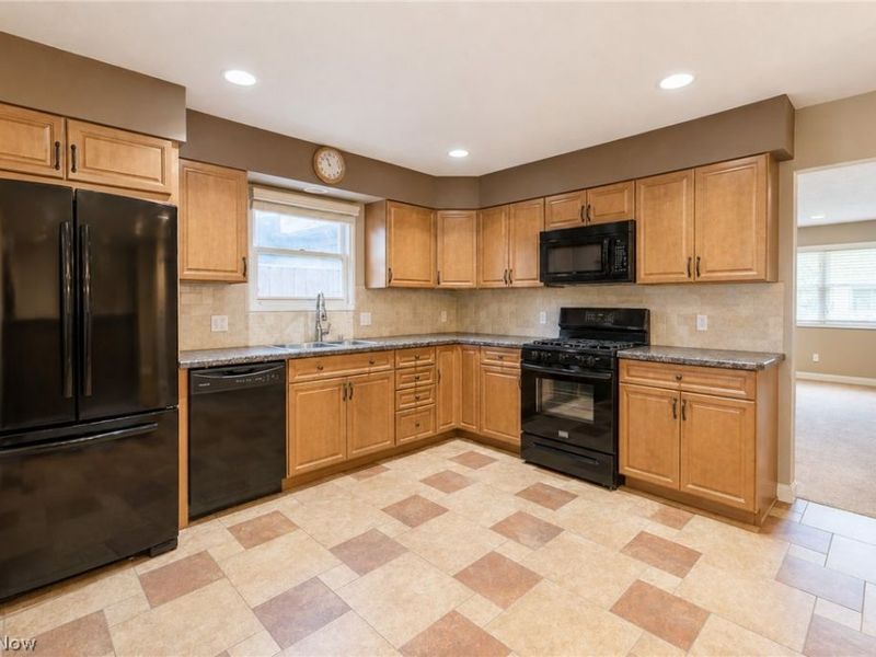 38158 Strumbly Place, Willoughby, OH 44094 Photo 10