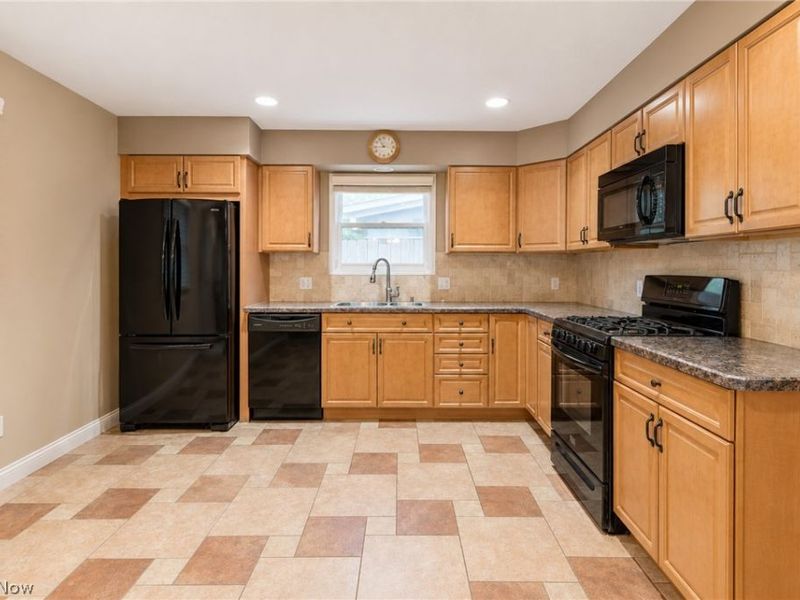 38158 Strumbly Place, Willoughby, OH 44094 Photo 11