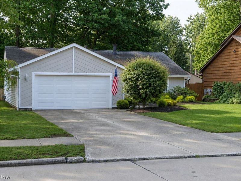 38158 Strumbly Place, Willoughby, OH 44094 Photo 3