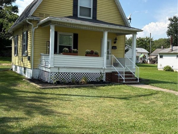 176 S Johnson Road , Sebring, OH 44672