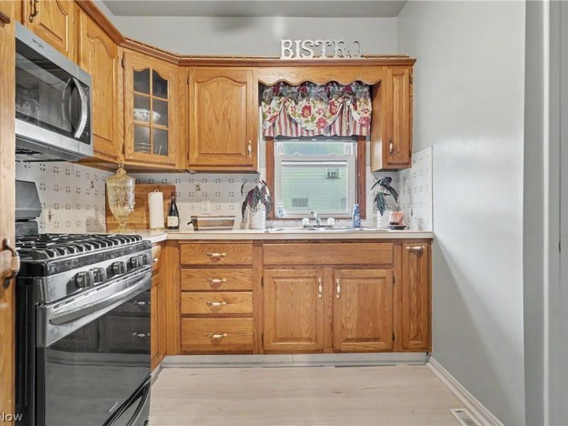 176 S Johnson Road, Sebring, OH 44672 Photo 2