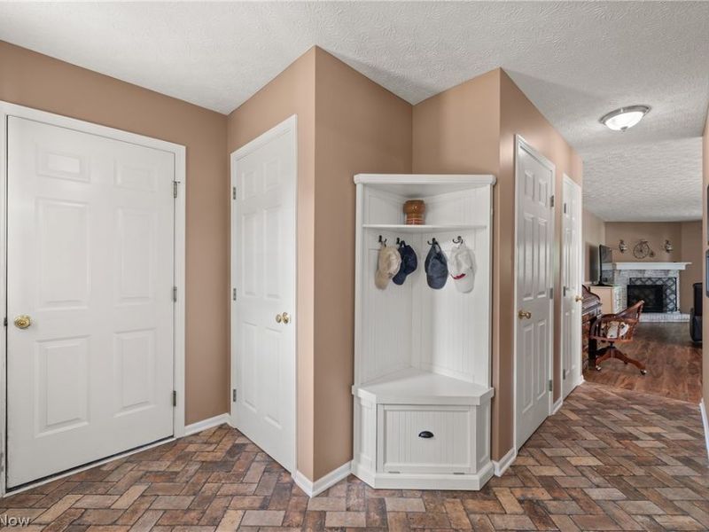 1412 Ledgewood Lane, Avon, OH 44011 Photo 6
