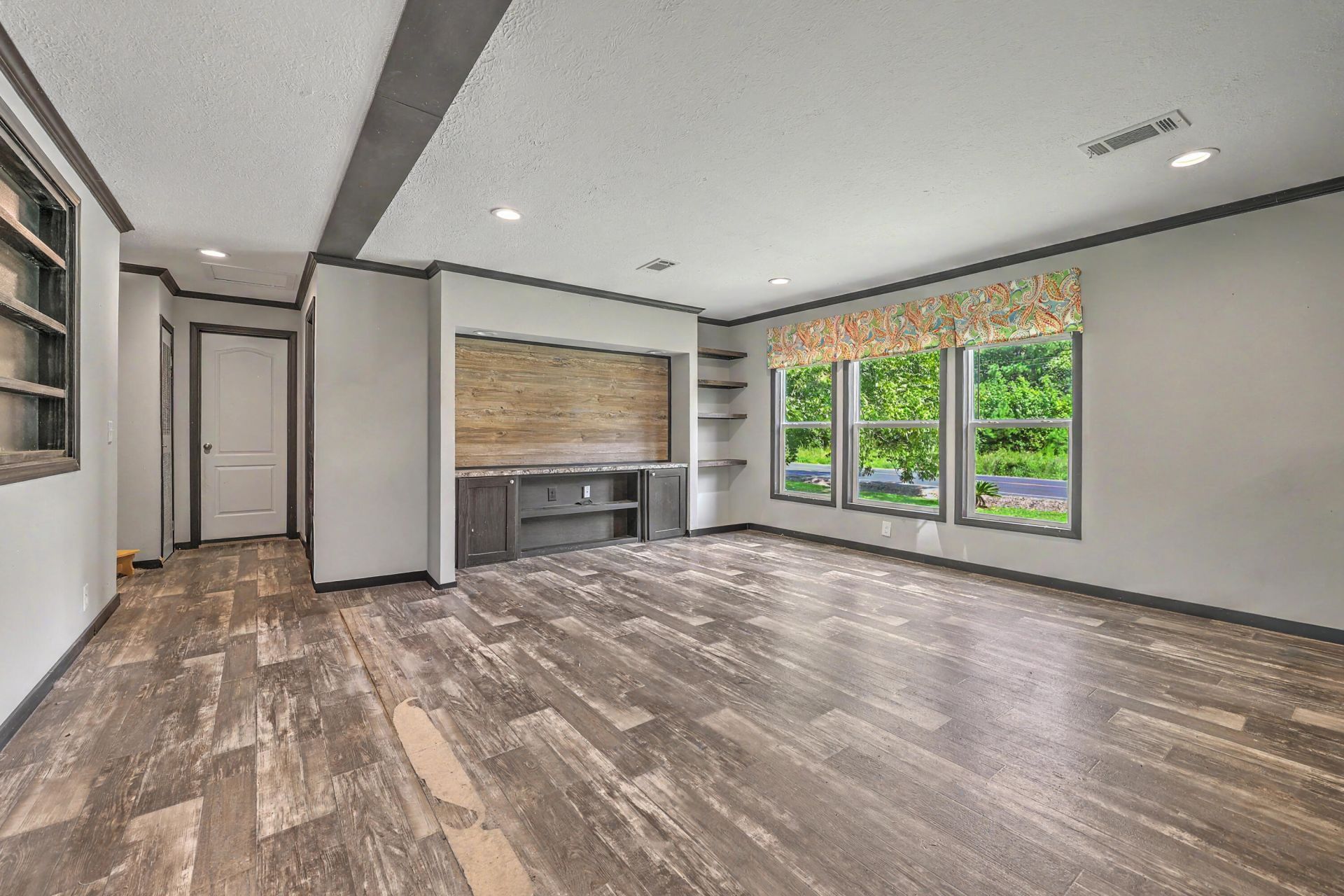 654 Second Texas Road Photo 11