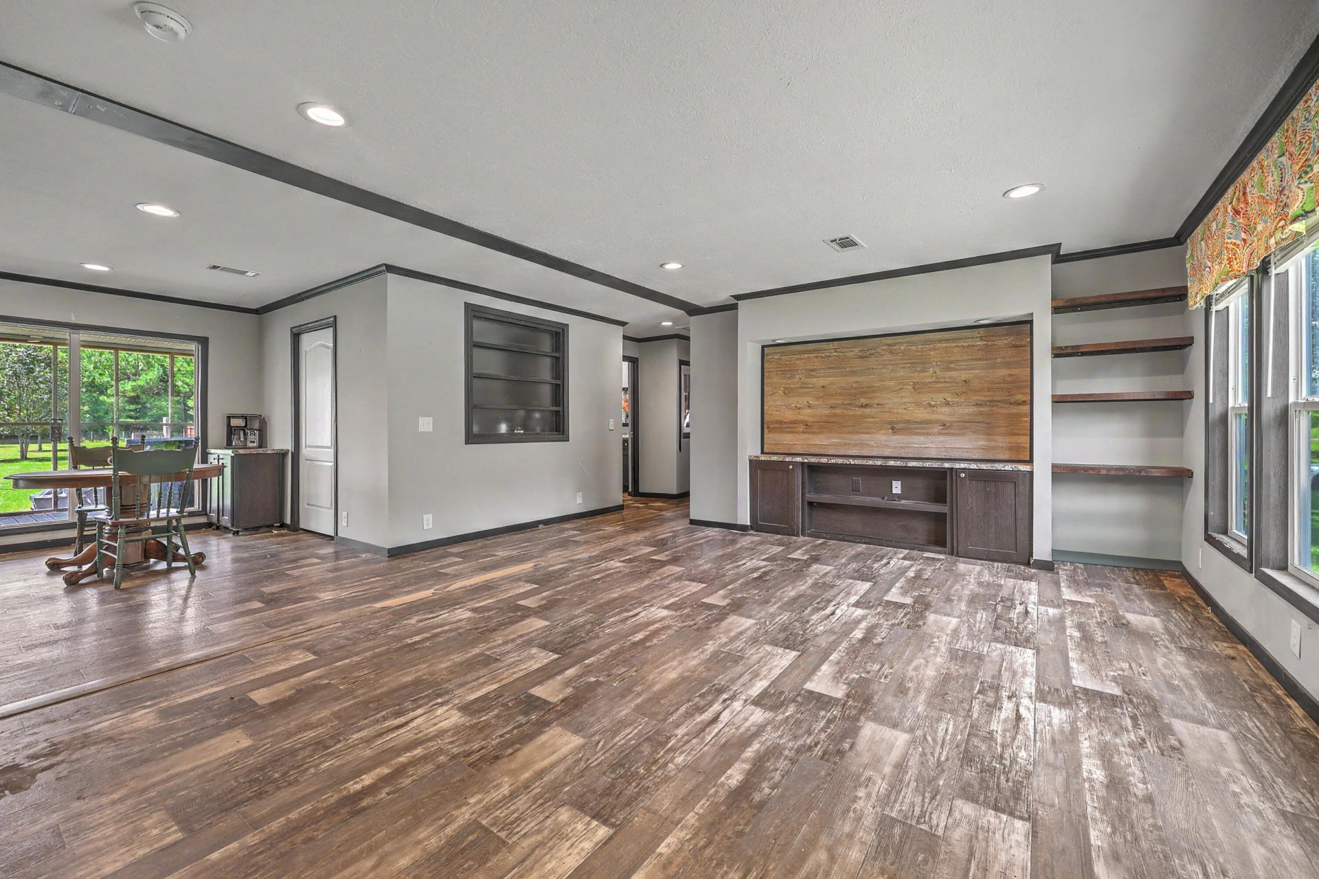 654 Second Texas Road Photo 12