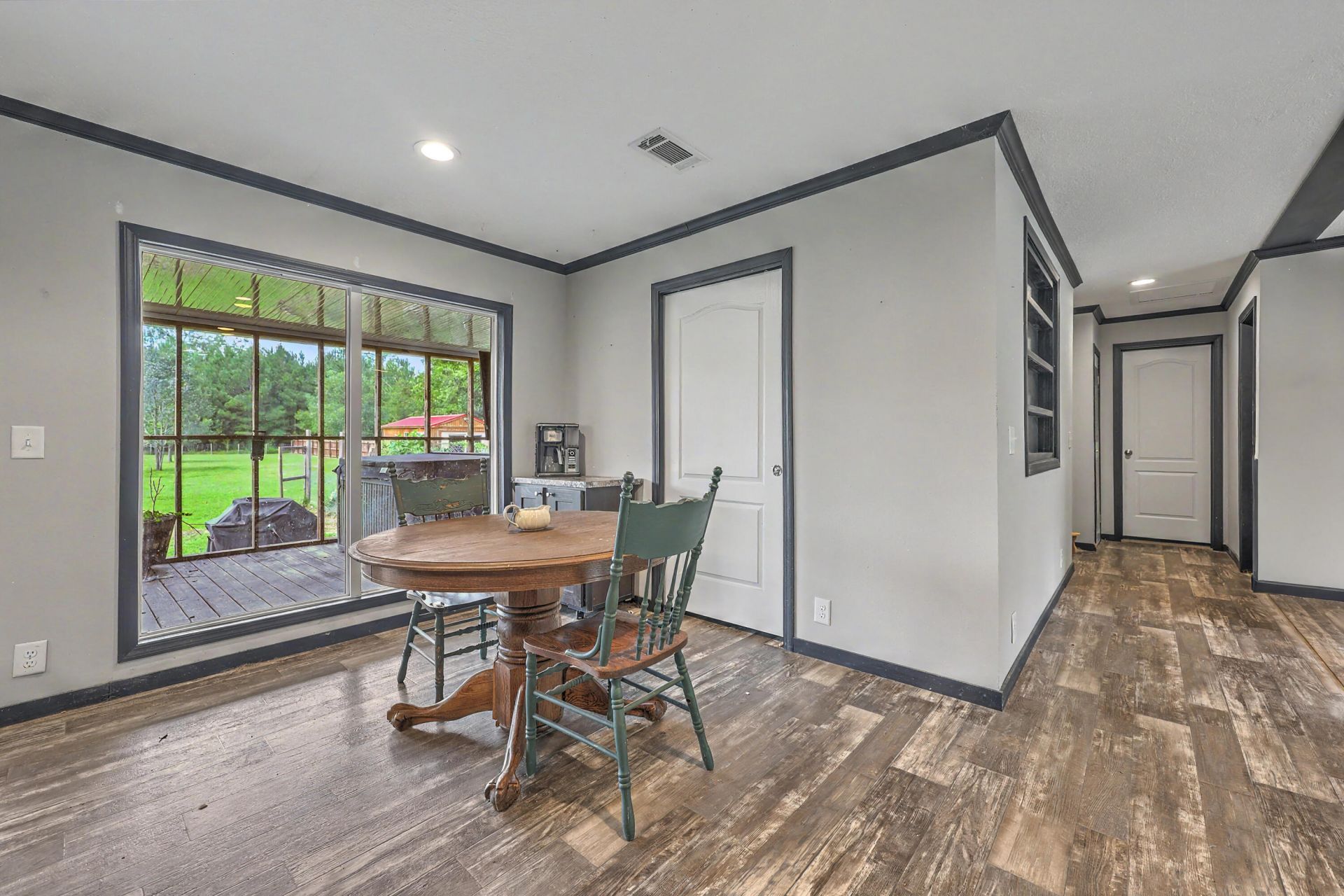 654 Second Texas Road Photo 15