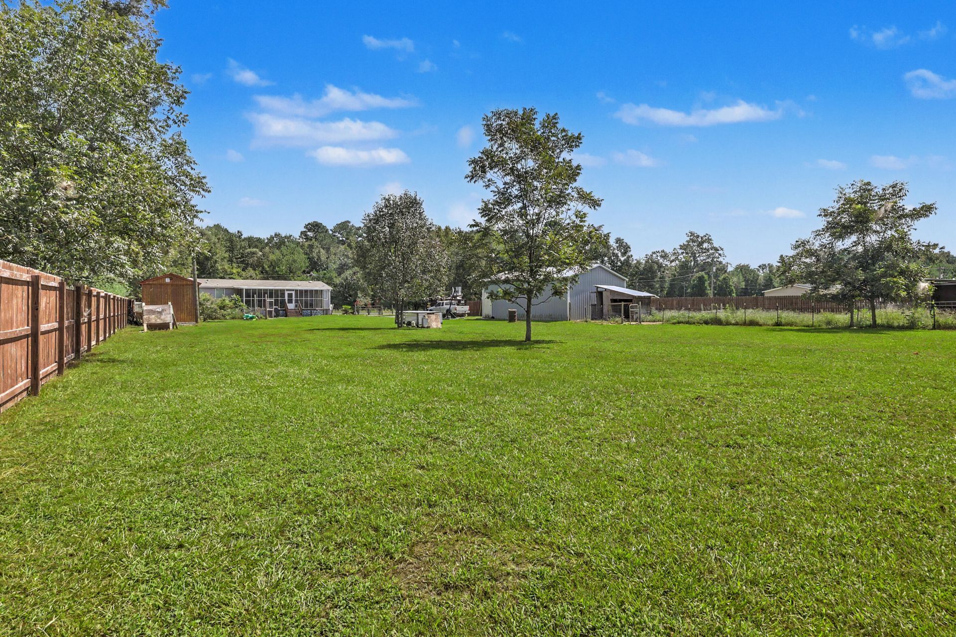 654 Second Texas Road Photo 24