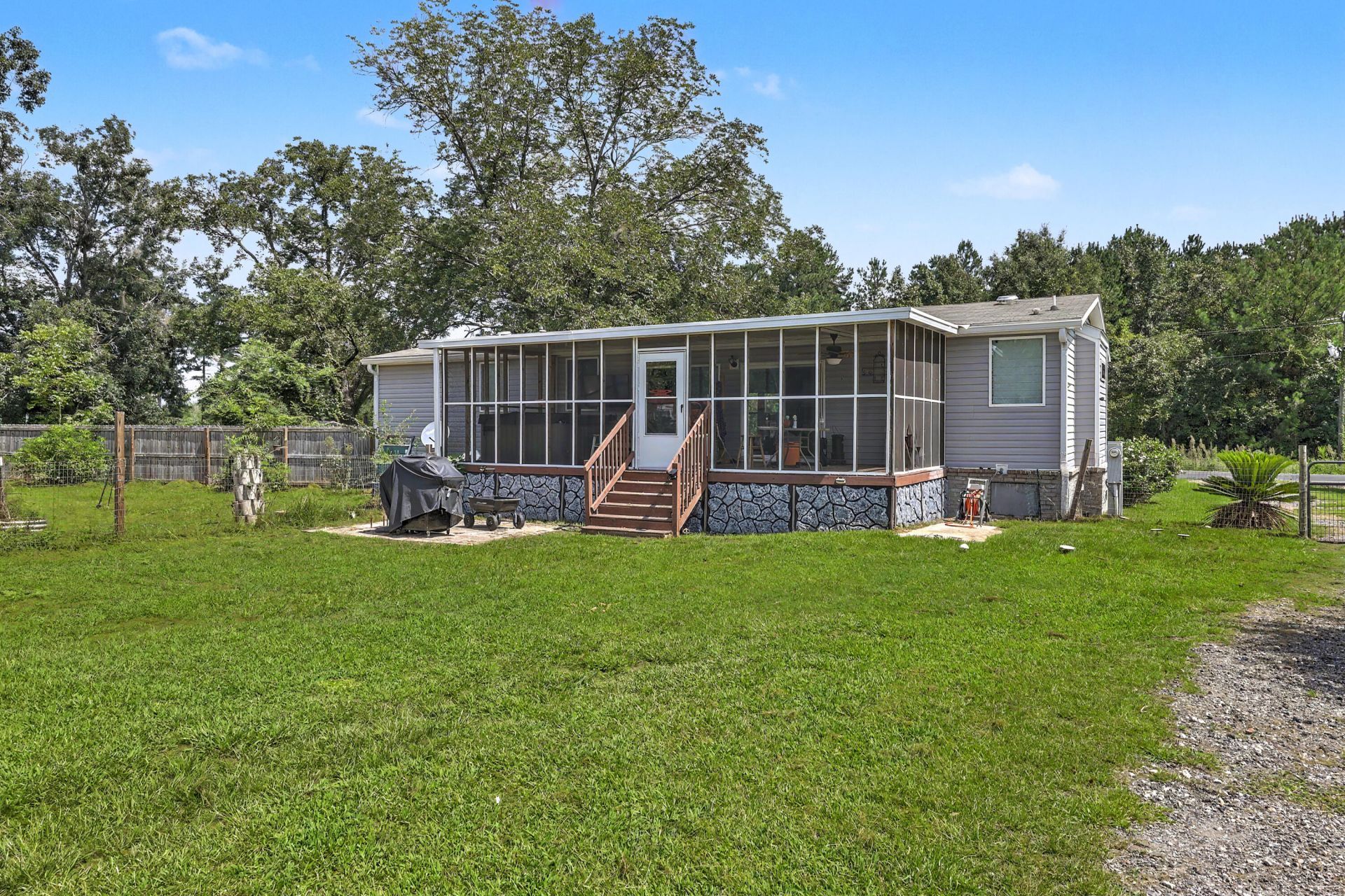 654 Second Texas Road Photo 27