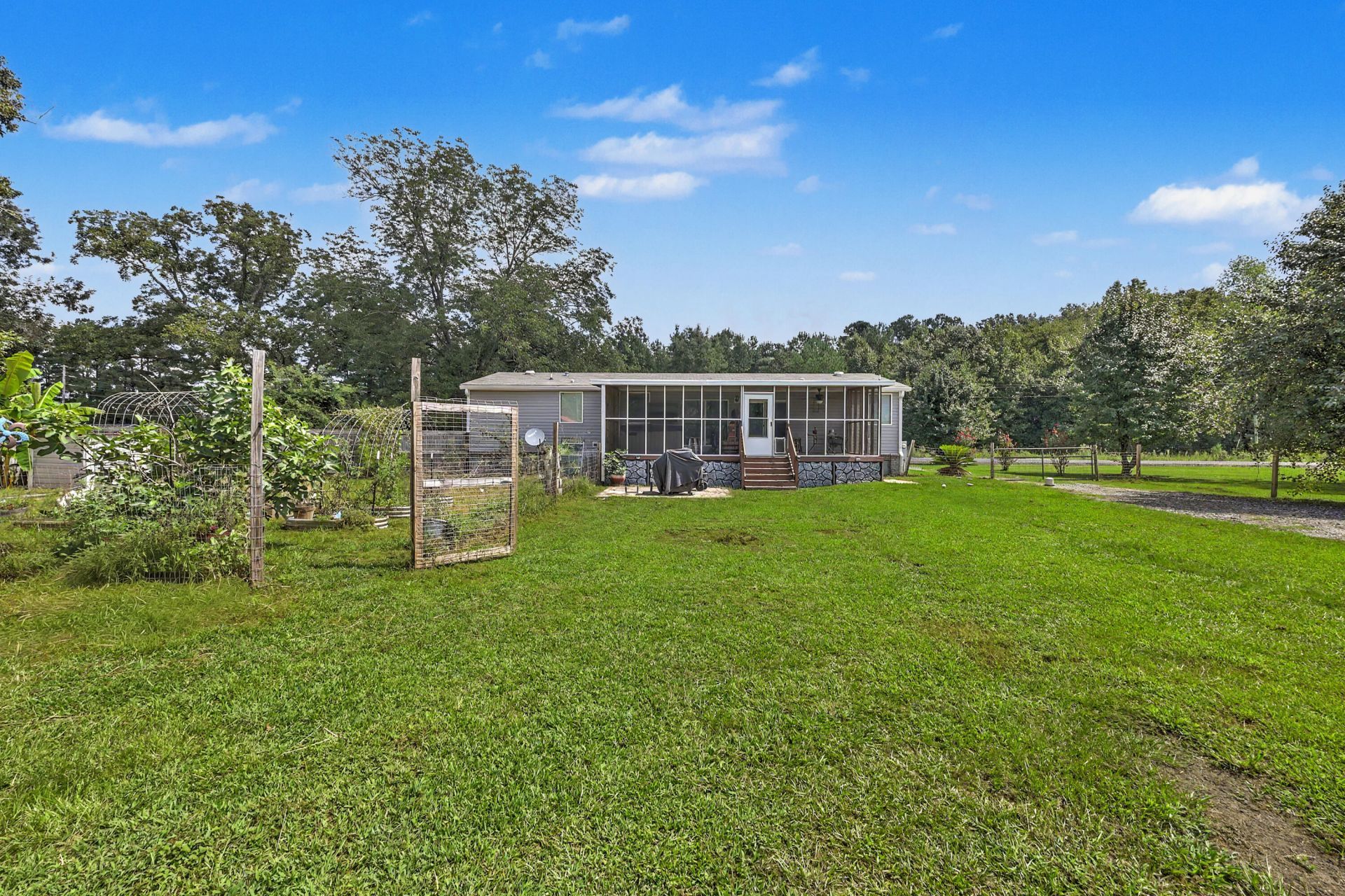 654 Second Texas Road Photo 28