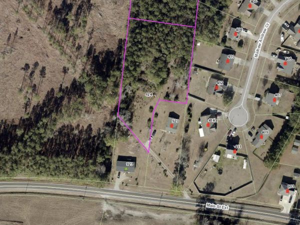 924 Main St Ext, Swansboro, NC 28584