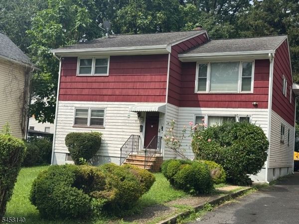 55 Oak St, East Orange, NJ 07018