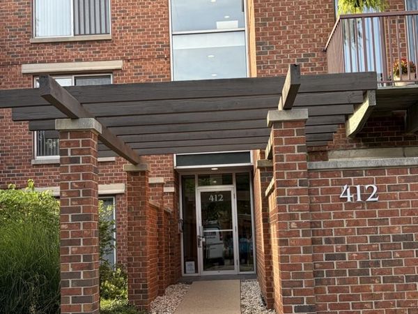 412 Kelburn Avenue, Unit 316, Deerfield, IL 60015