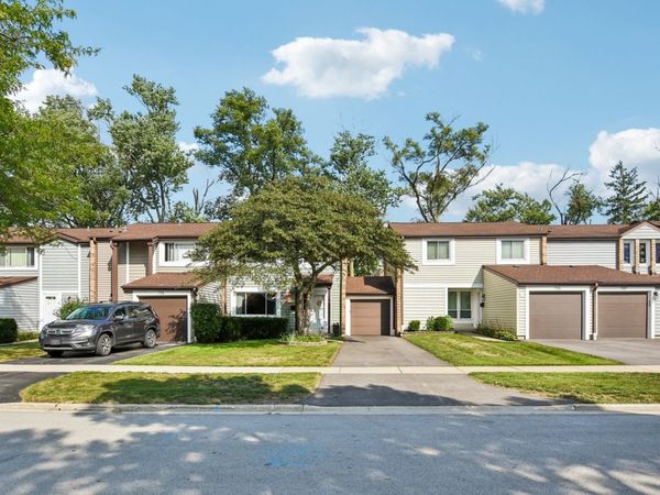 793 Lakeside Circle Drive , Wheeling, IL 60090