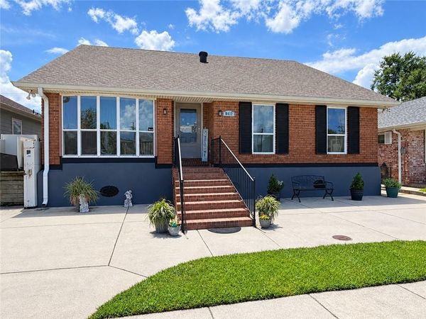 8412 COLONEL Drive, Chalmette, LA 70043