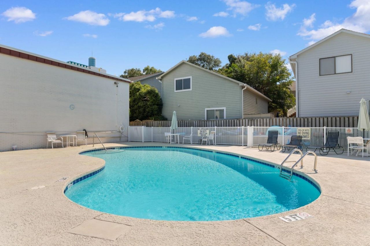 2204 Perrin Dr. Photo 19