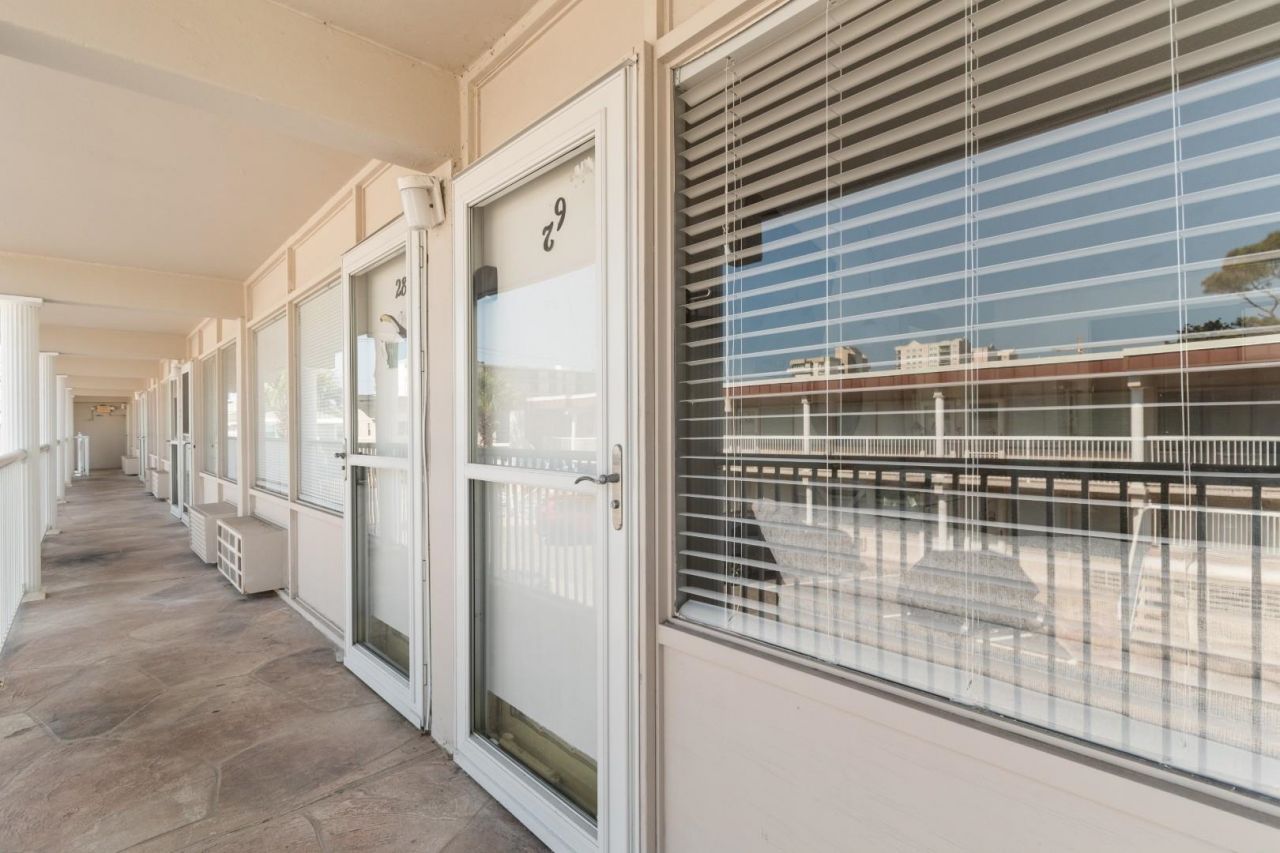 2204 Perrin Dr. Photo 4