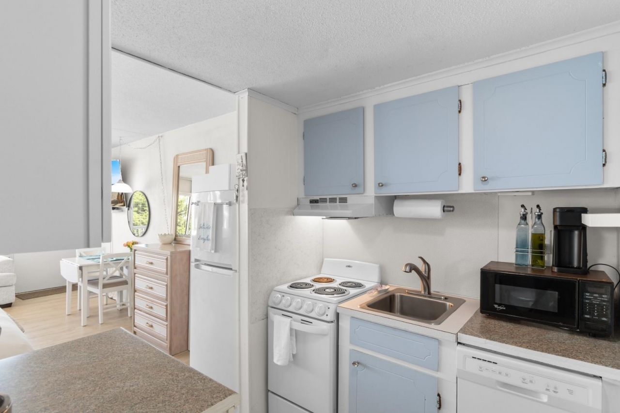 2204 Perrin Dr. Photo 8
