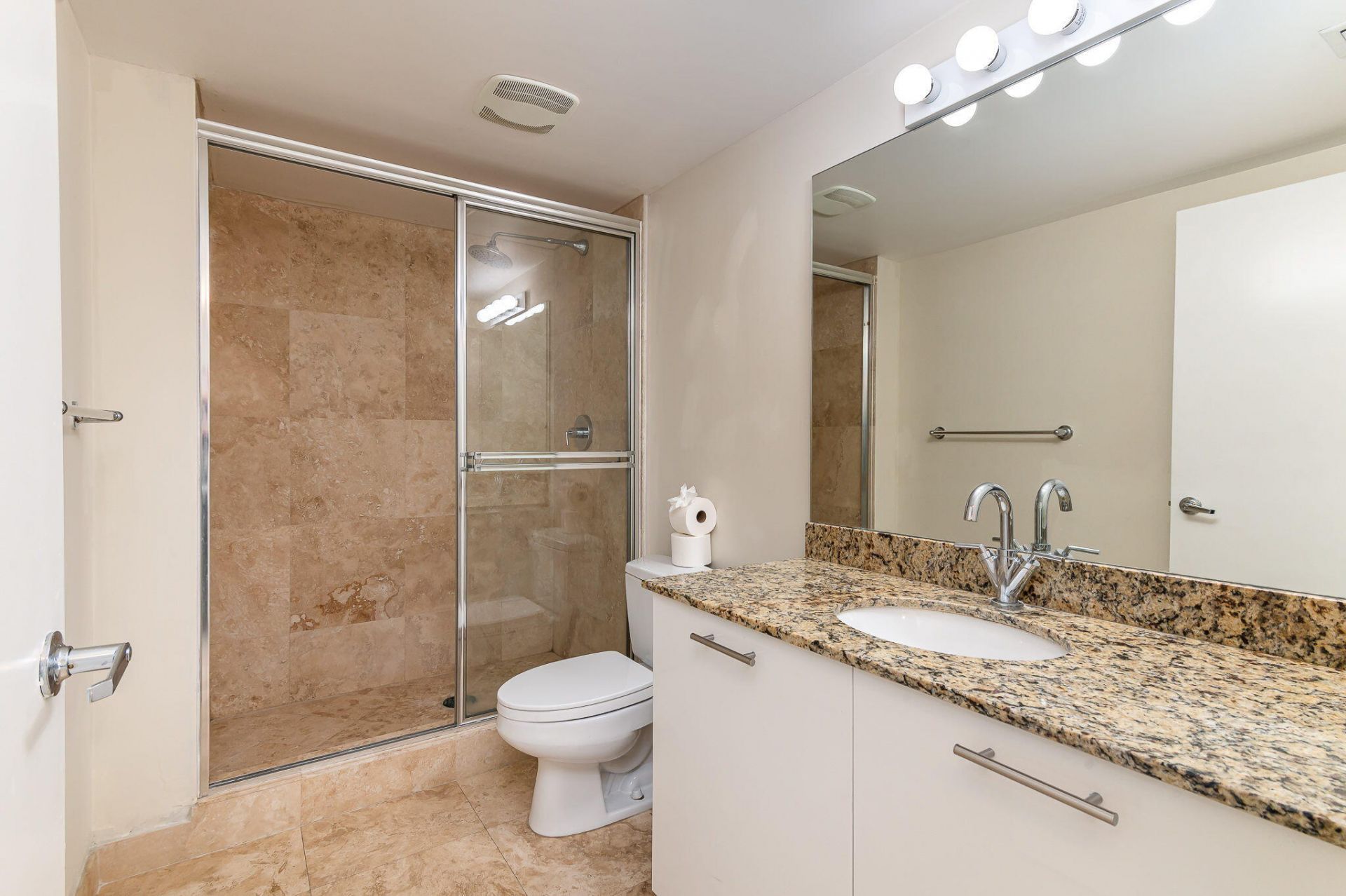 41 SE 5th Street, Unit #417, Miami, FL 33131 Photo