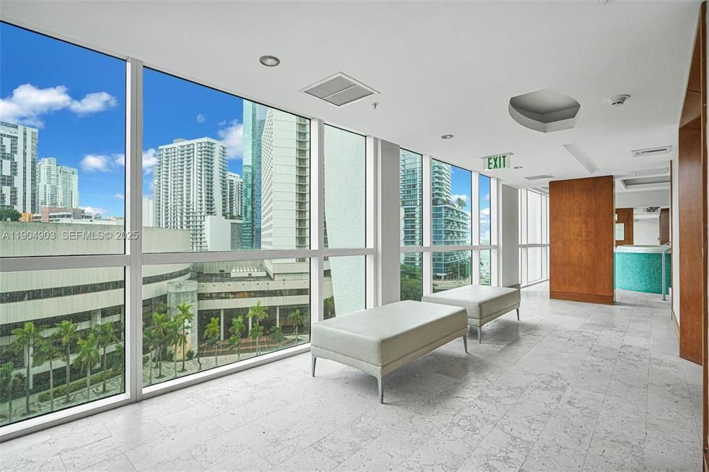 41 SE 5th Street, Unit #417, Miami, FL 33131 Photo