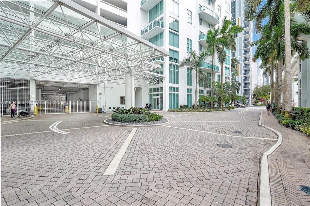 41 SE 5th Street, Unit #417, Miami, FL 33131 Photo