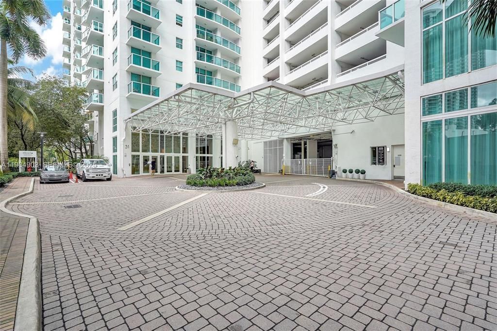 41 SE 5th Street, Unit #417, Miami, FL 33131 Photo