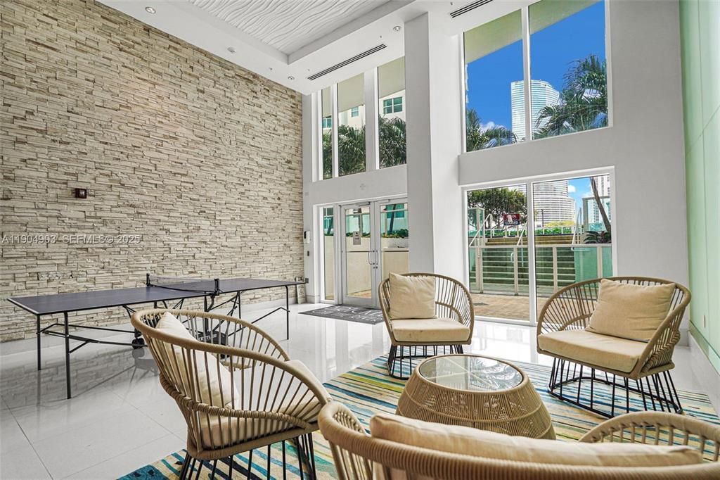 41 SE 5th Street, Unit #417, Miami, FL 33131 Photo