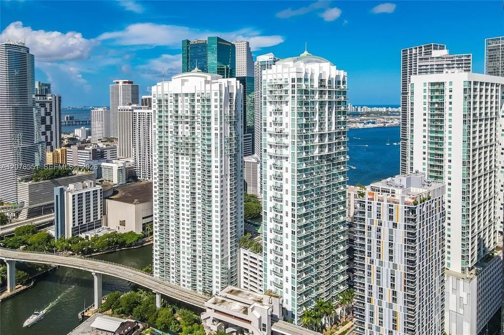 41 SE 5th Street, Unit #417, Miami, FL 33131 Photo