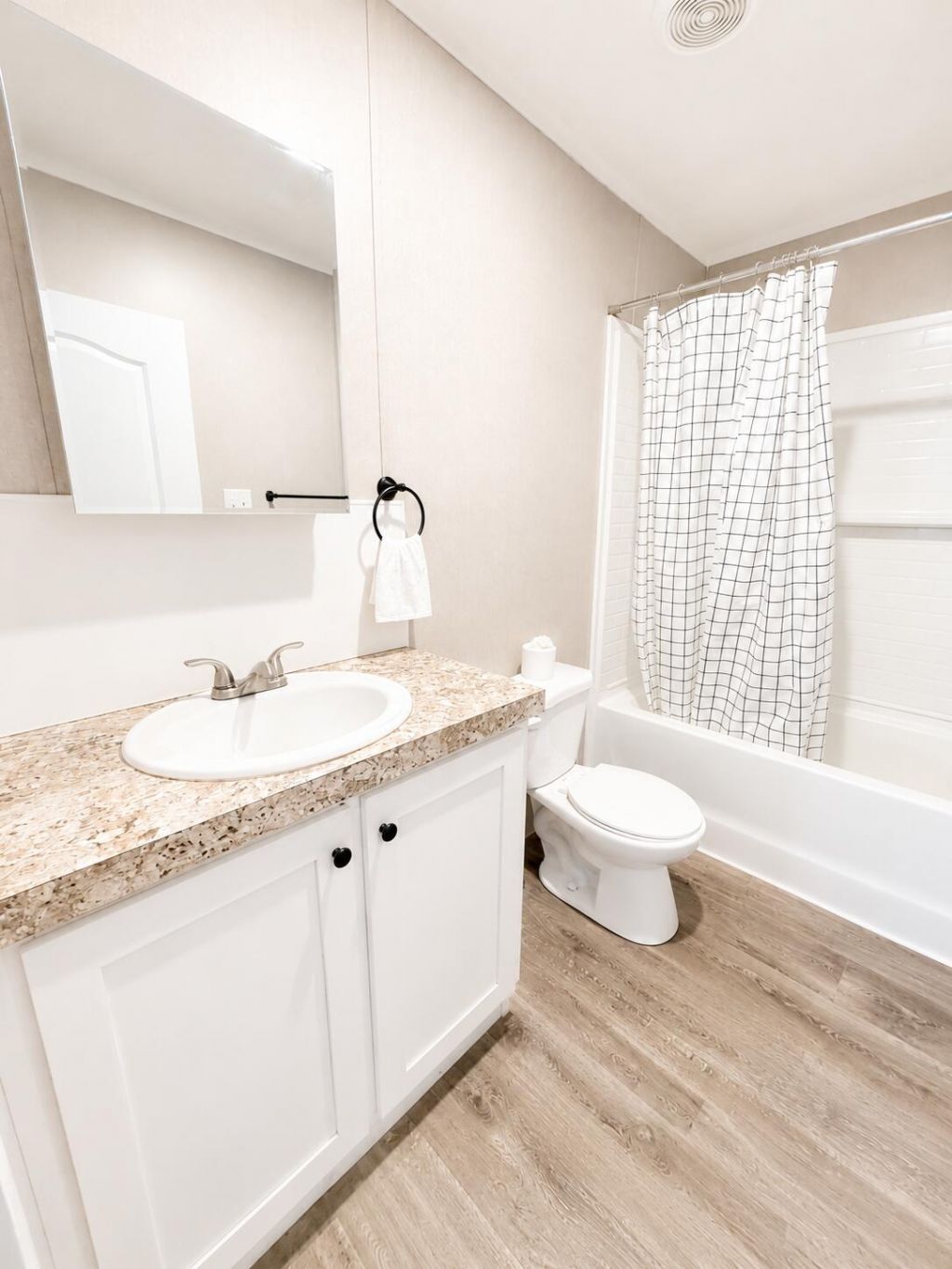 1121 Orange Loop, Okeechobee, FL 34974 Photo