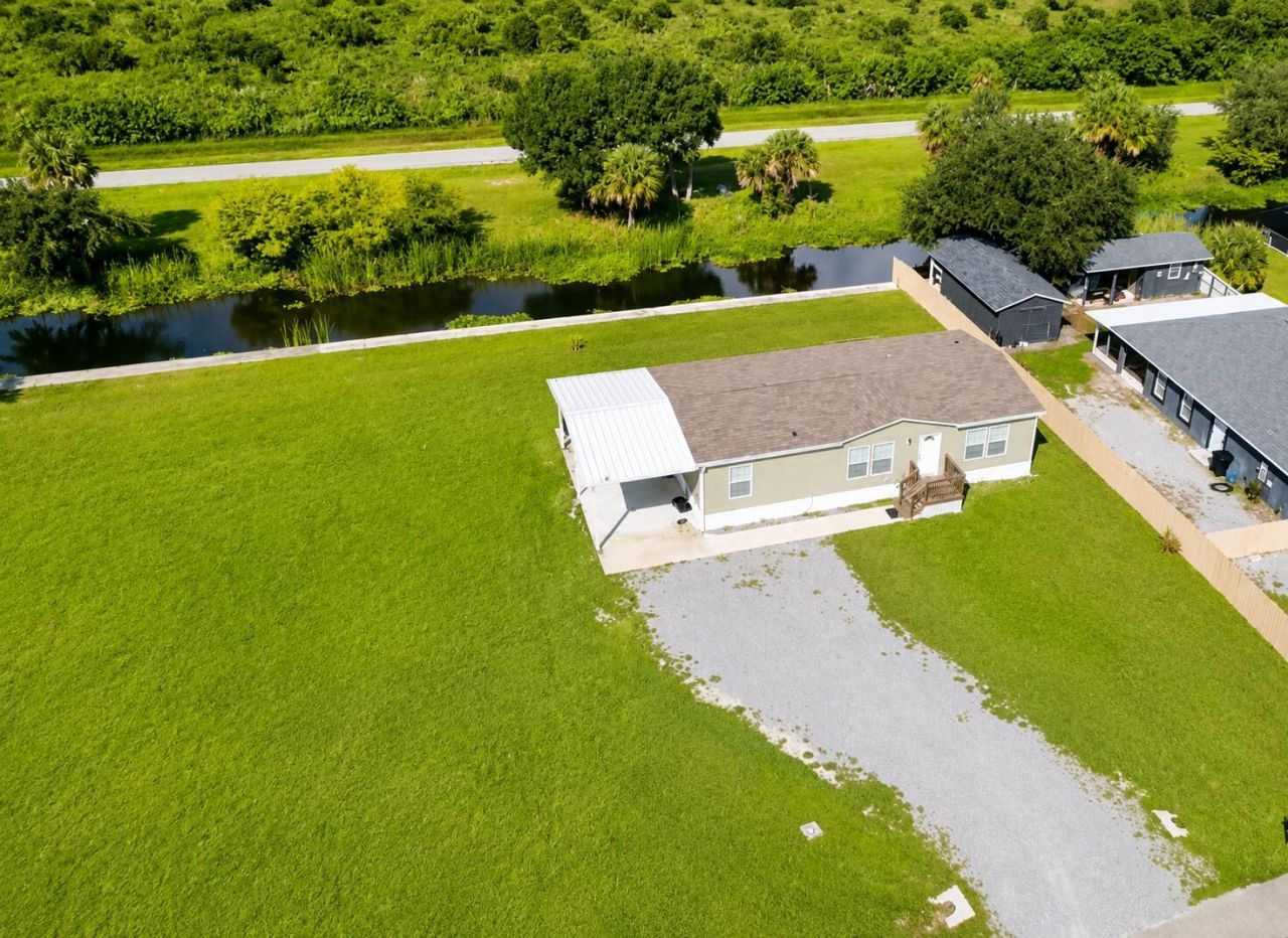 1121 Orange Loop, Okeechobee, FL 34974 Photo