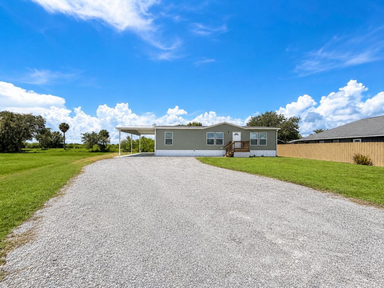1121 Orange Loop, Okeechobee, FL 34974 Photo