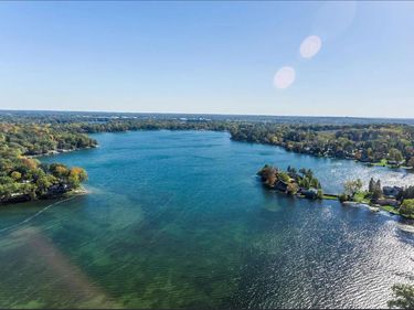 3840 Iris Drive , Waterford Township, Mi 48329