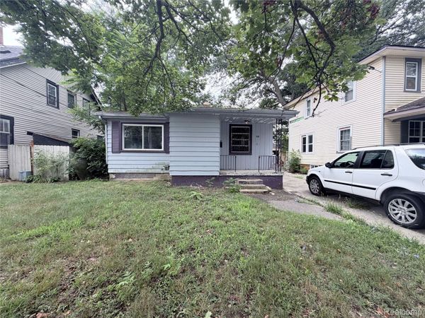 318 E Myrtle Avenue , Flint, Mi 48505