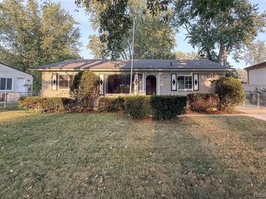 15633 Harriet Street , Romulus, Mi 48174
