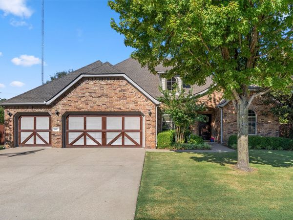 2607 Churchill , Bartlesville, OK 74006