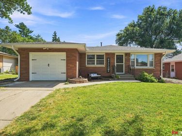 4450 S 44 Street, Lincoln, NE 68516